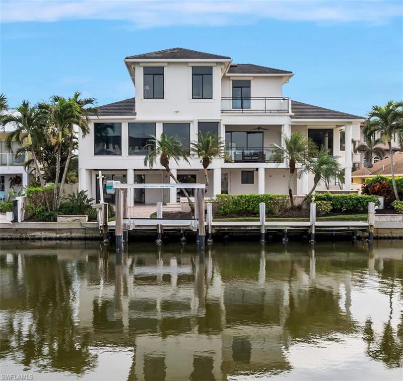 319 Lagoon AVE