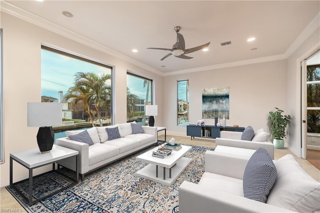 319 Lagoon AVE