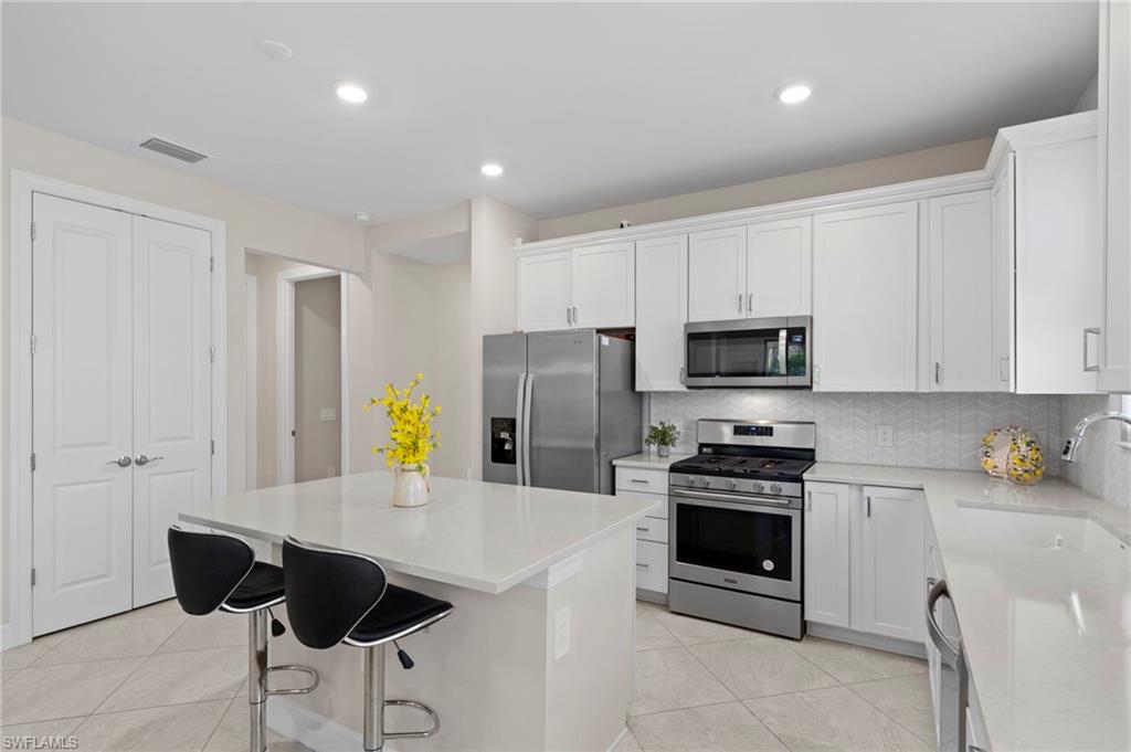 ESPLANADE LAKE CLUB - Residential