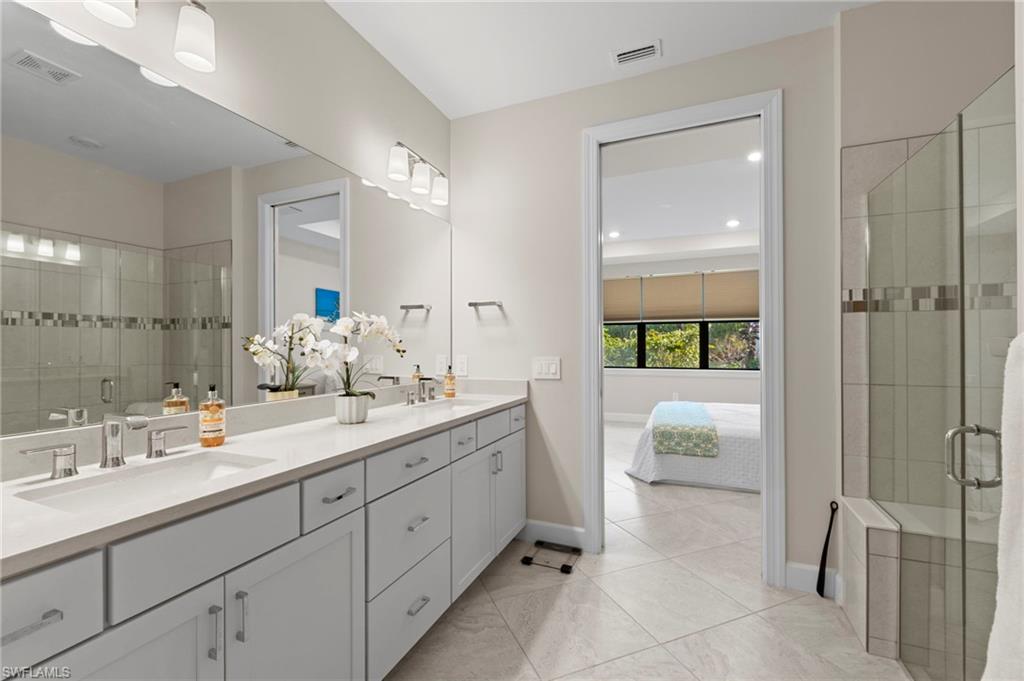 ESPLANADE LAKE CLUB - Residential