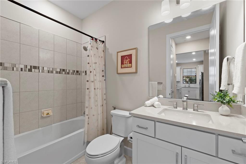 ESPLANADE LAKE CLUB - Residential