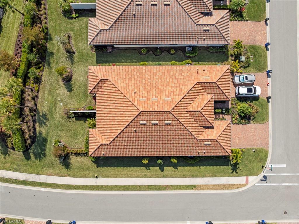 ESPLANADE LAKE CLUB - Residential