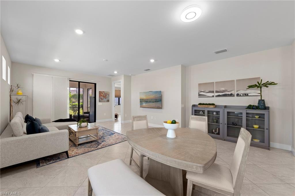 ESPLANADE LAKE CLUB - Residential