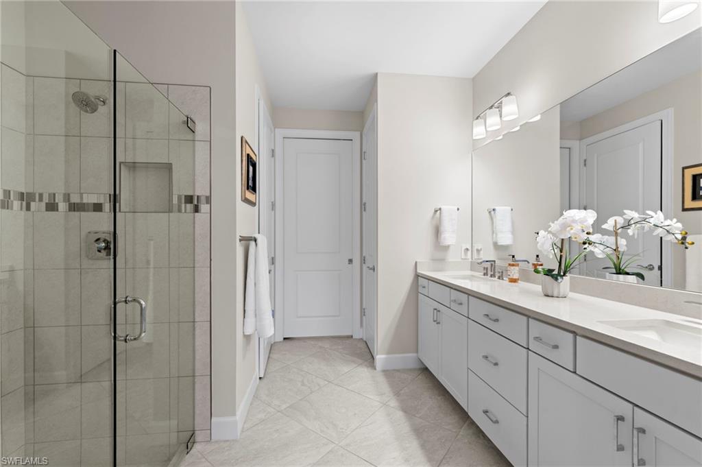 ESPLANADE LAKE CLUB - Residential