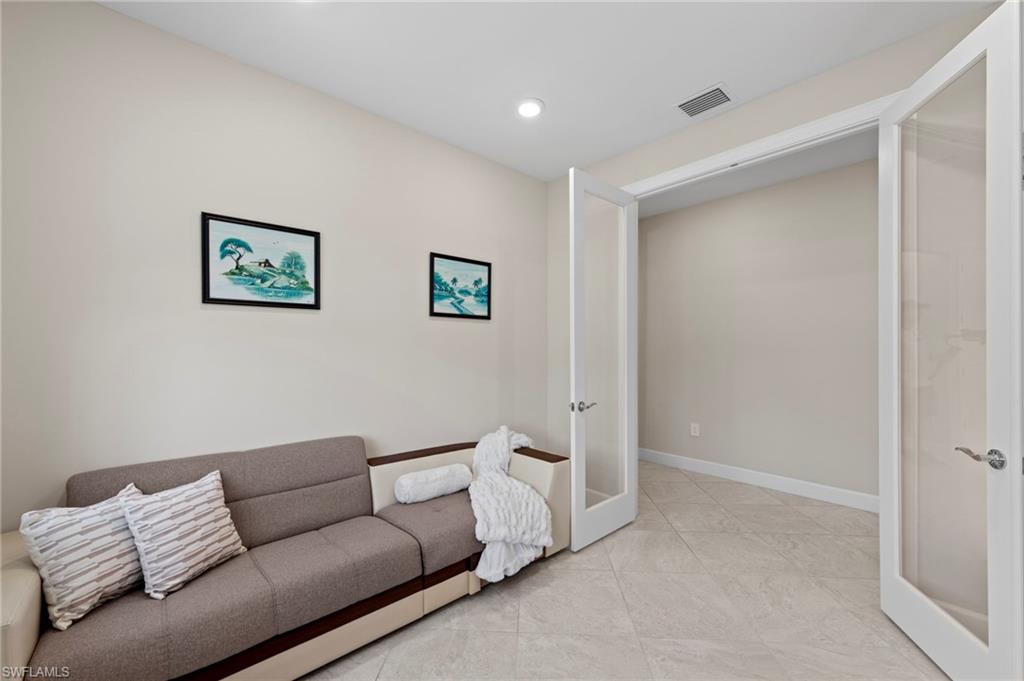 ESPLANADE LAKE CLUB - Residential