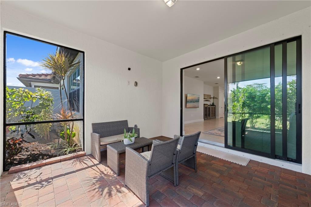 ESPLANADE LAKE CLUB - Residential