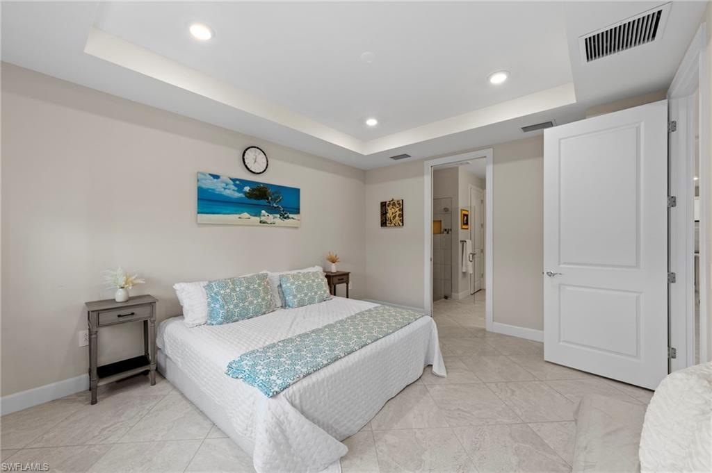 ESPLANADE LAKE CLUB - Residential