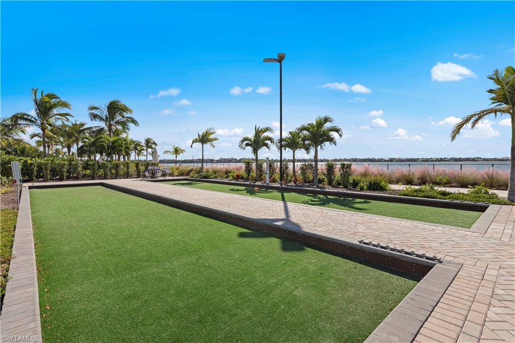 ESPLANADE LAKE CLUB - Residential