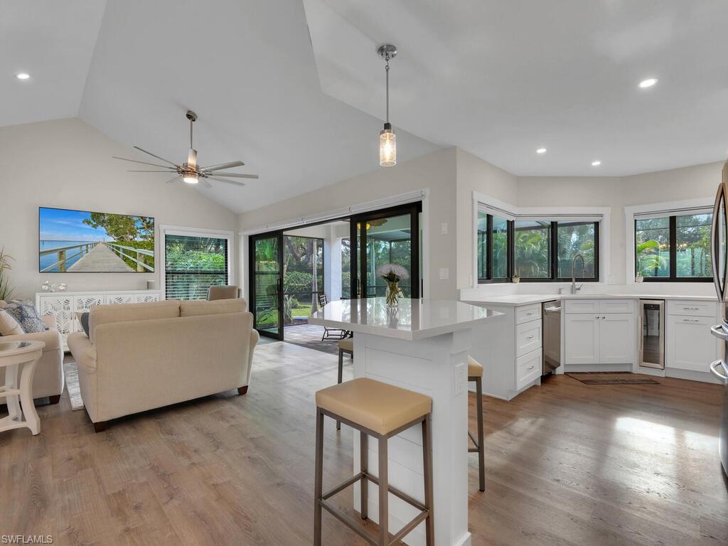 BEACHWALK HOMES - Residential