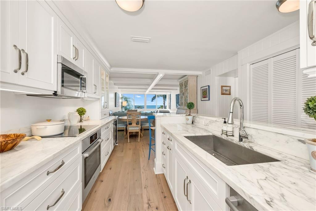 2121 Gulf Shore BLVD N 206