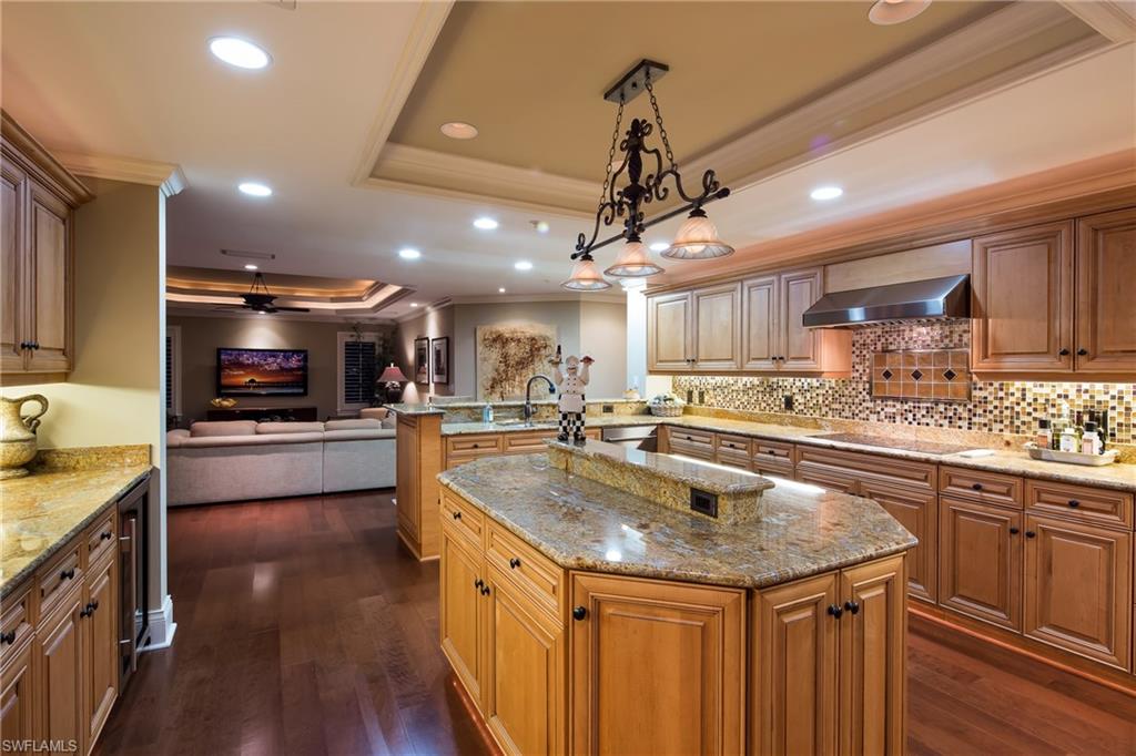 LUCAYA CAY - Residential