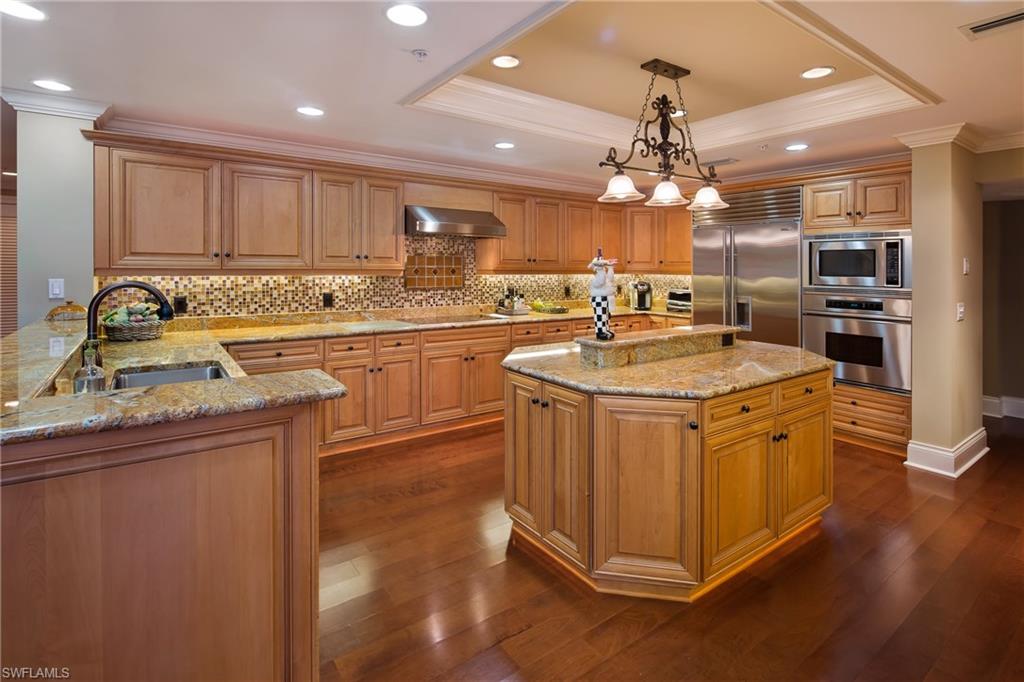 LUCAYA CAY - Residential