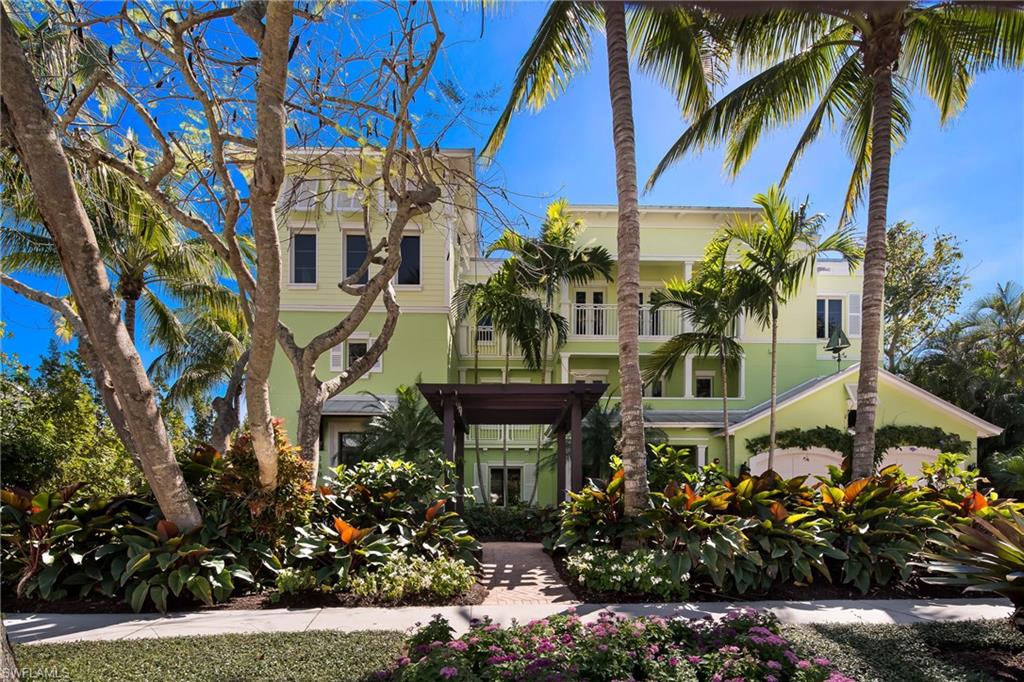 LUCAYA CAY - Residential