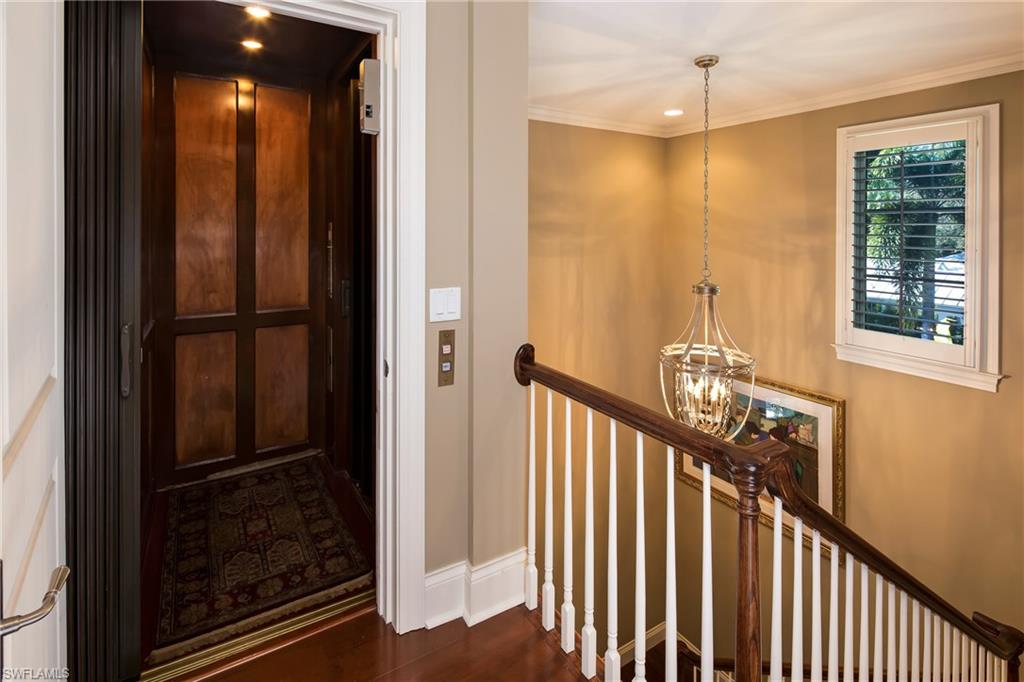 LUCAYA CAY - Residential