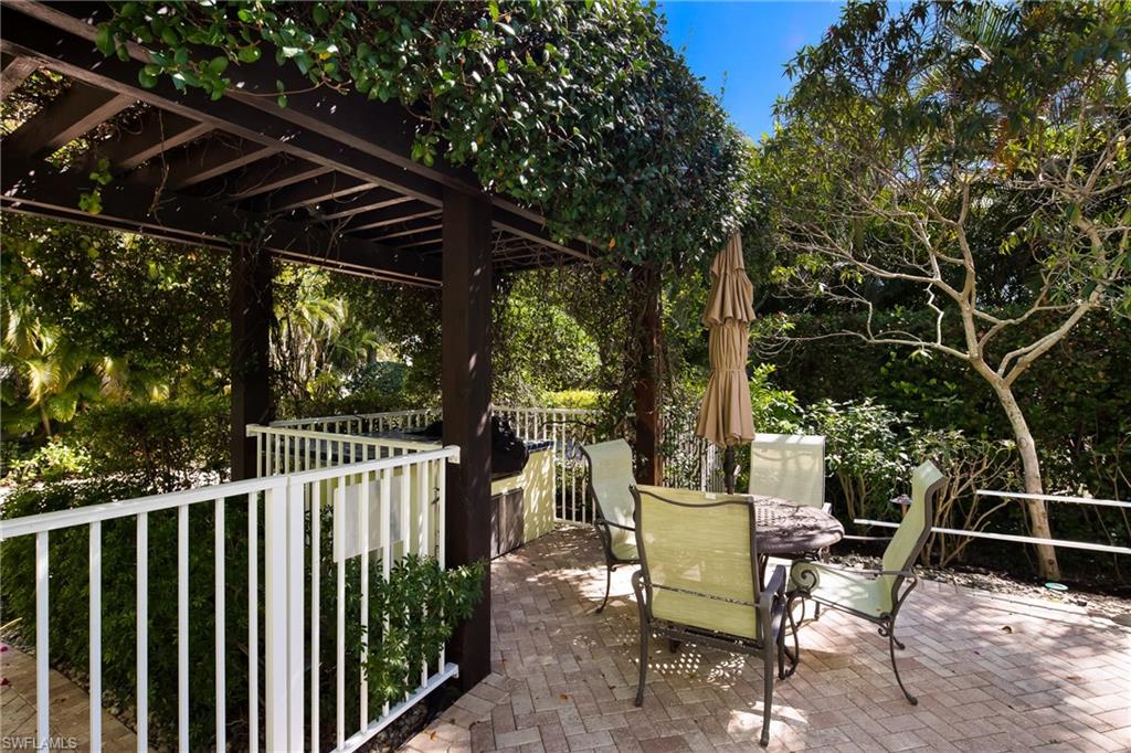 LUCAYA CAY - Residential