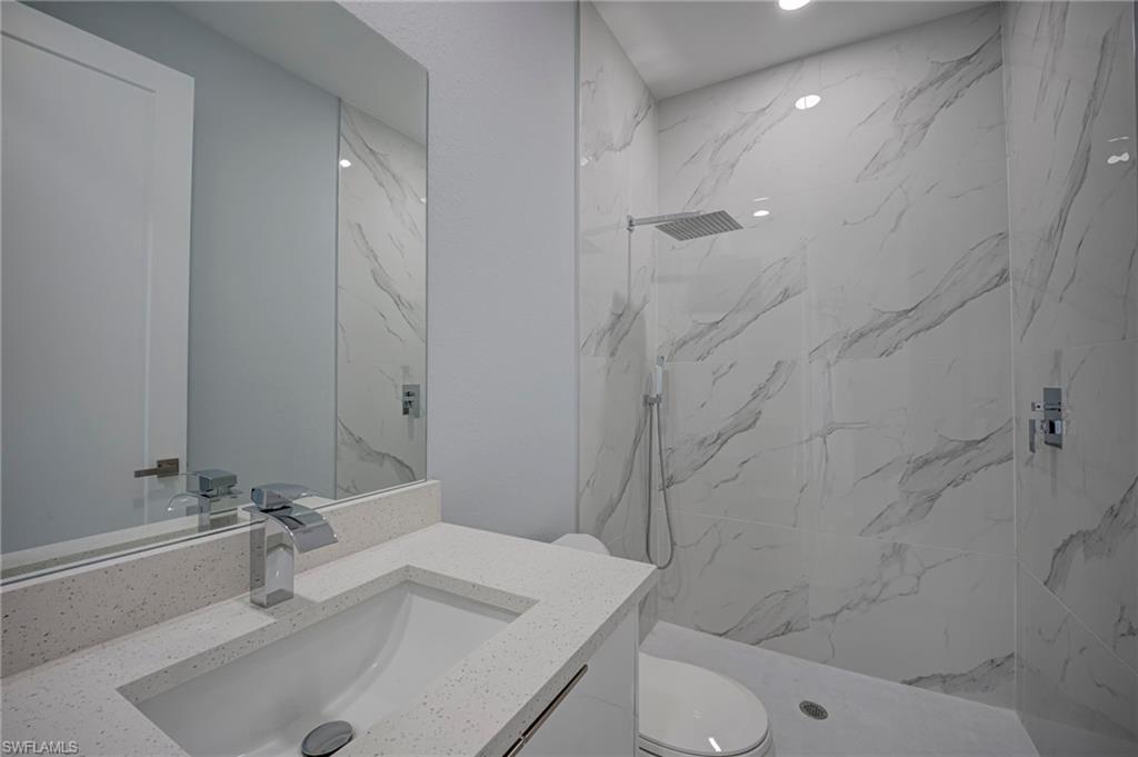 TWIN LAKE ESTATES - Residential