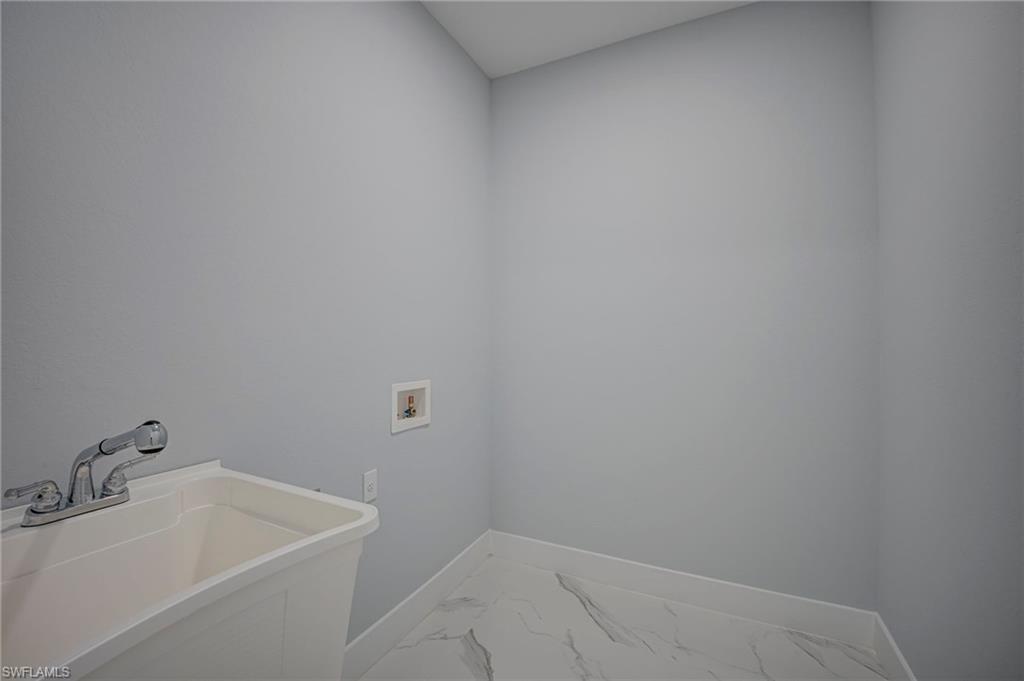 TWIN LAKE ESTATES - Residential