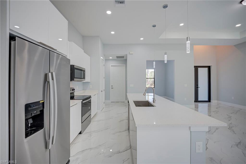 TWIN LAKE ESTATES - Residential