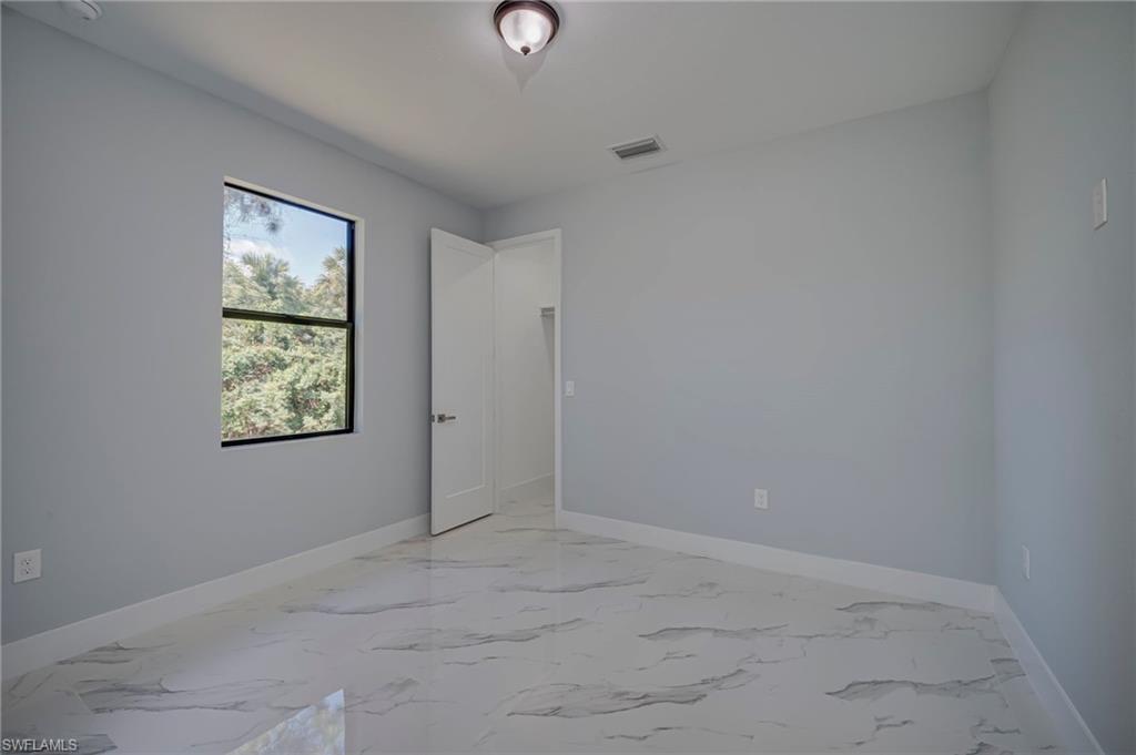 TWIN LAKE ESTATES - Residential