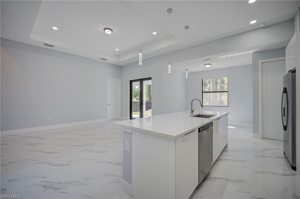 TWIN LAKE ESTATES - Residential