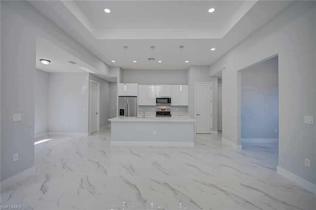 TWIN LAKE ESTATES - Residential