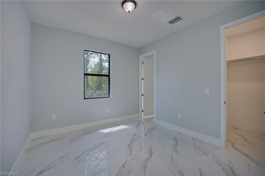 TWIN LAKE ESTATES - Residential