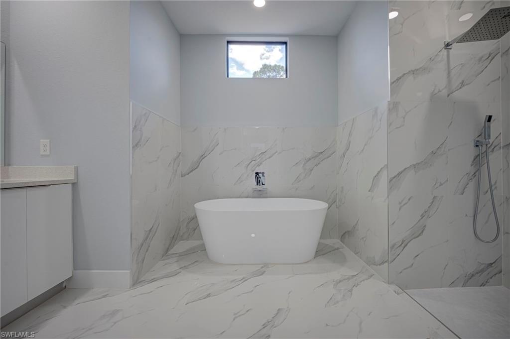 TWIN LAKE ESTATES - Residential