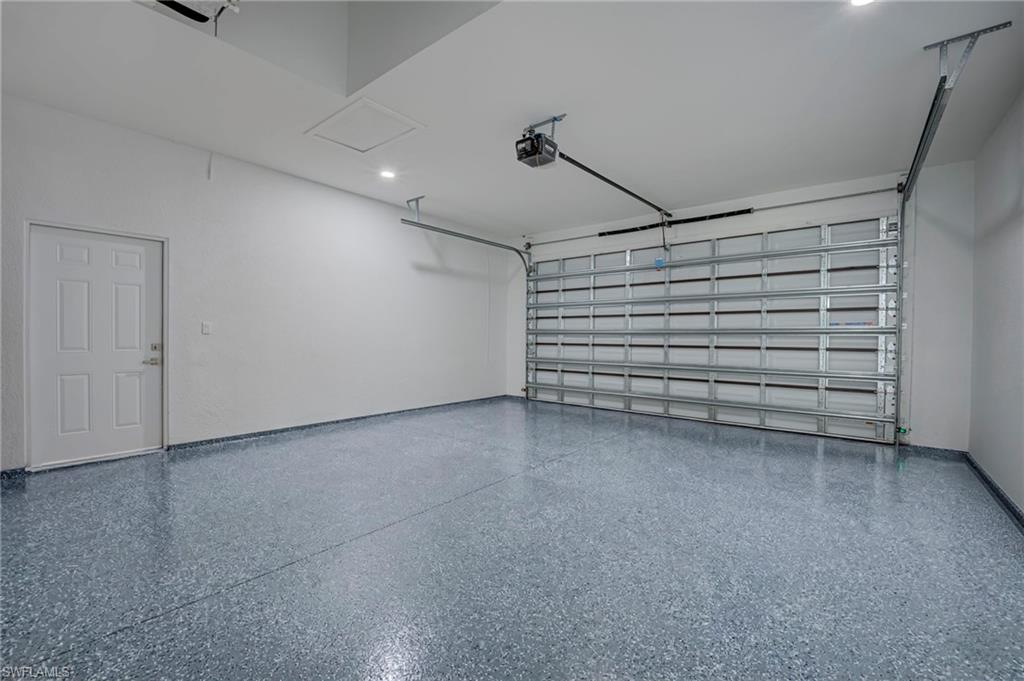 TWIN LAKE ESTATES - Residential