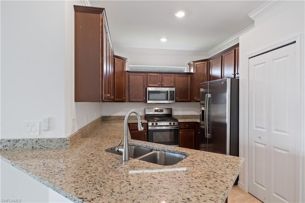 TRAILS EDGE - Residential Lease