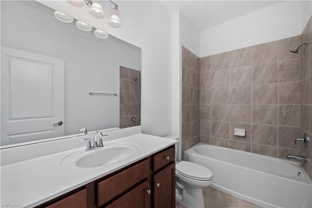 TRAILS EDGE - Residential Lease