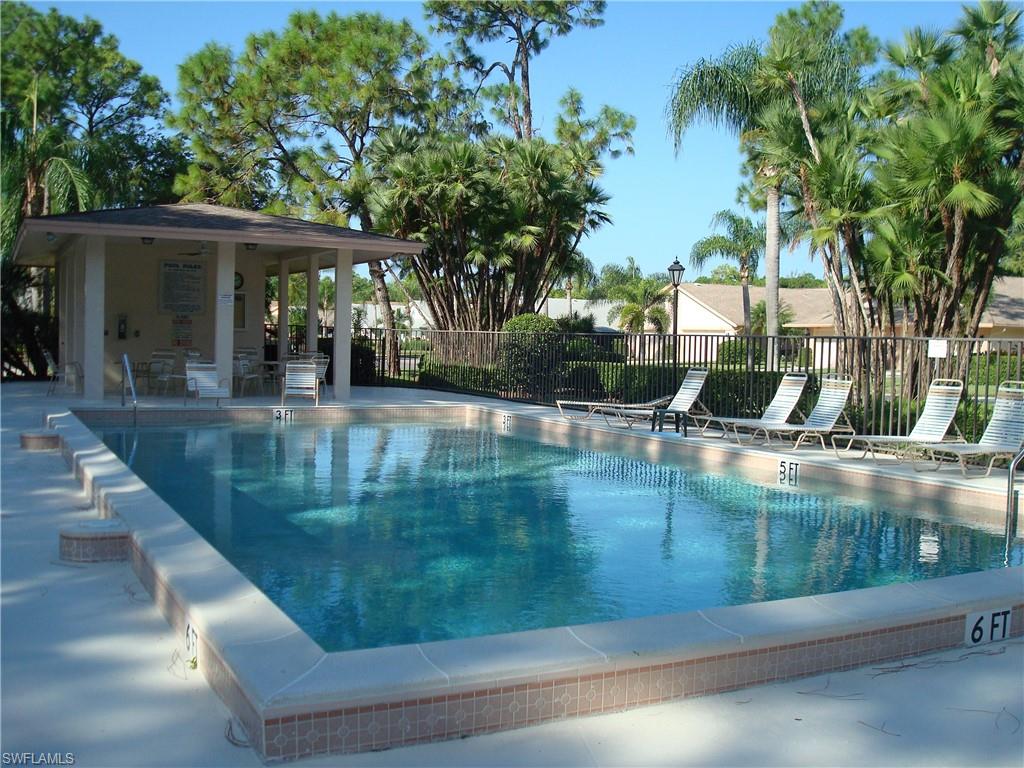 FOXFIRE VILLAS - Residential