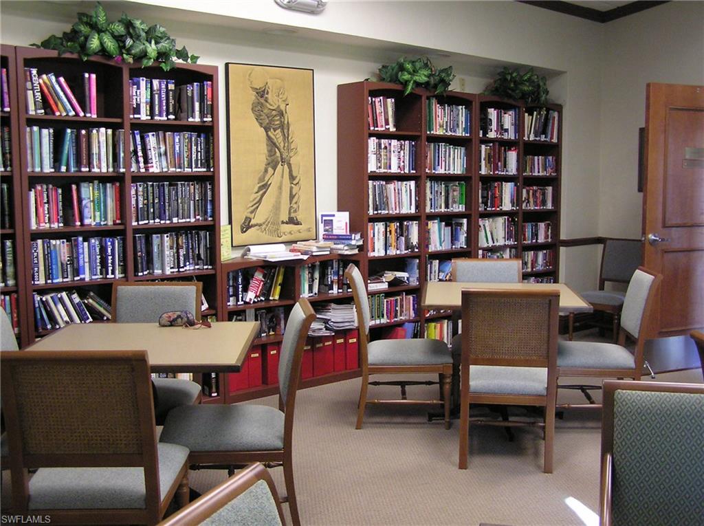 FOXFIRE VILLAS - Residential