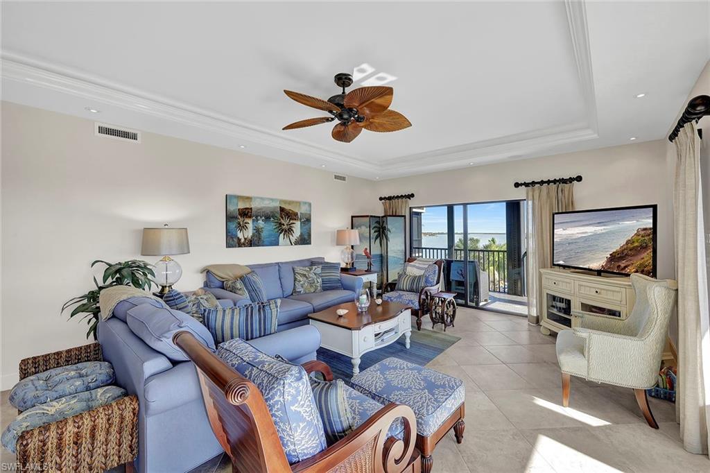 961 Collier CT P09