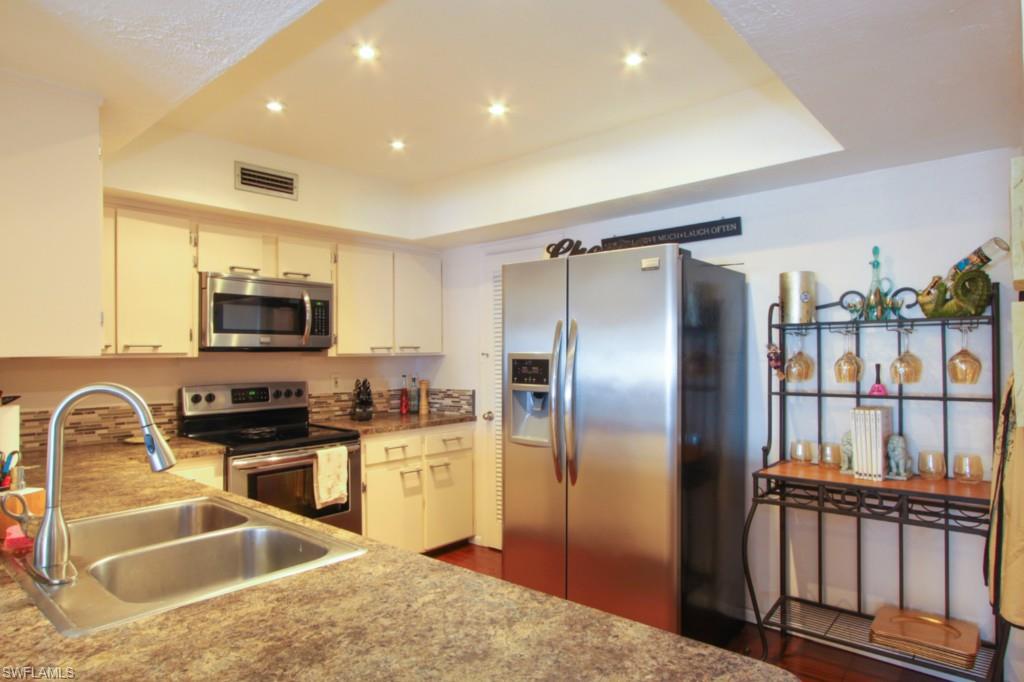 RIVERSIDE CLUB - Residential