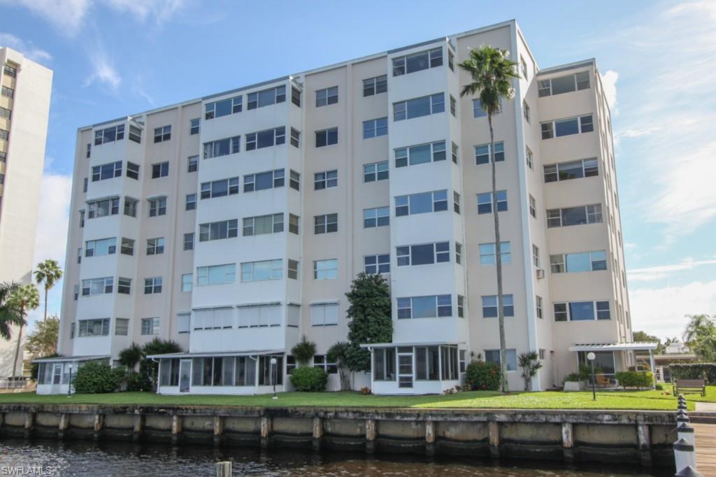 RIVERSIDE CLUB - Residential