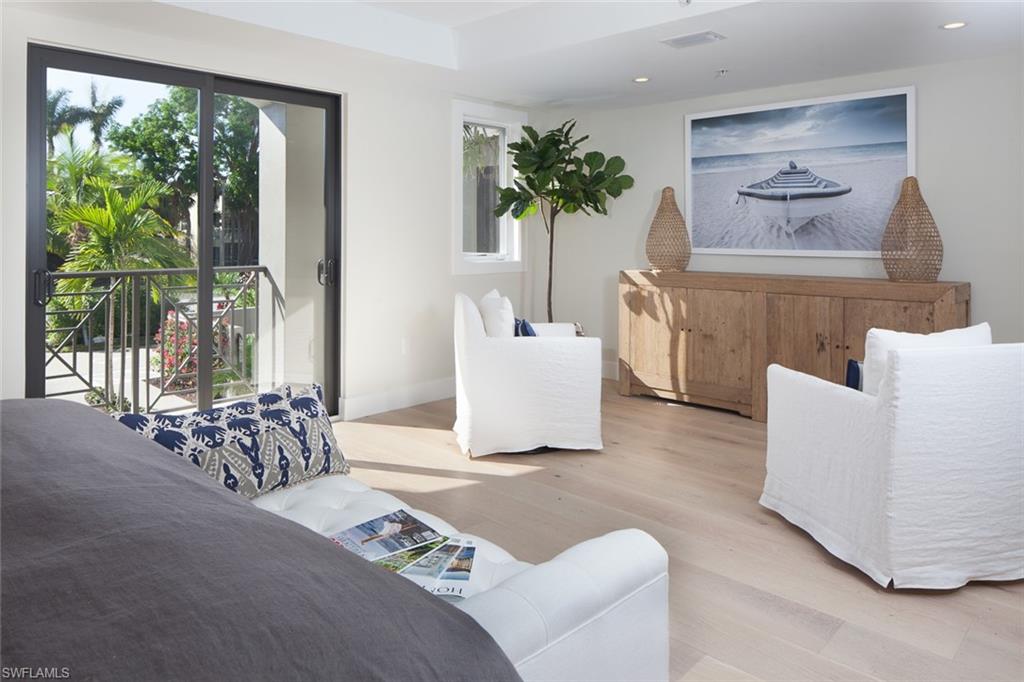 ESMERALDA ON EIGHTH - Residential