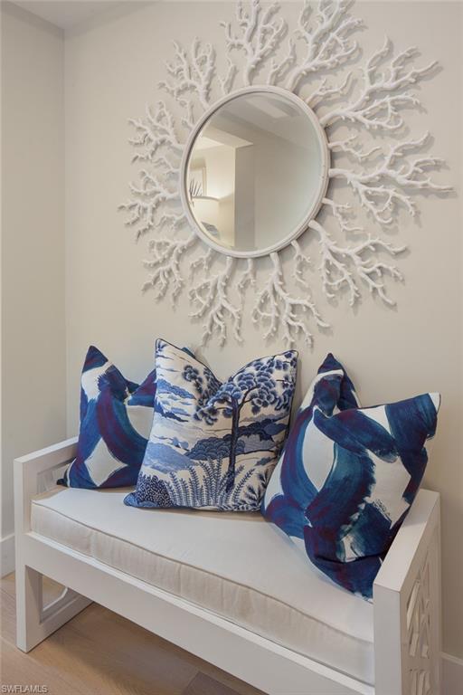 ESMERALDA ON EIGHTH - Residential