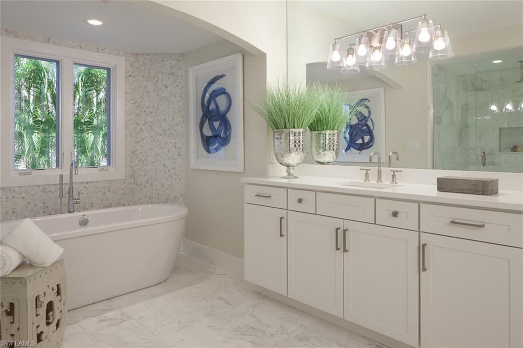 ESMERALDA ON EIGHTH - Residential