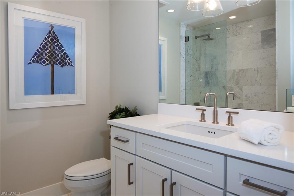 ESMERALDA ON EIGHTH - Residential