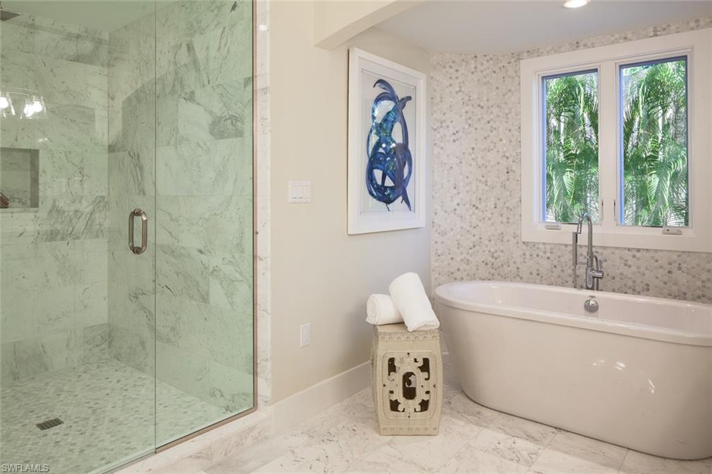 ESMERALDA ON EIGHTH - Residential