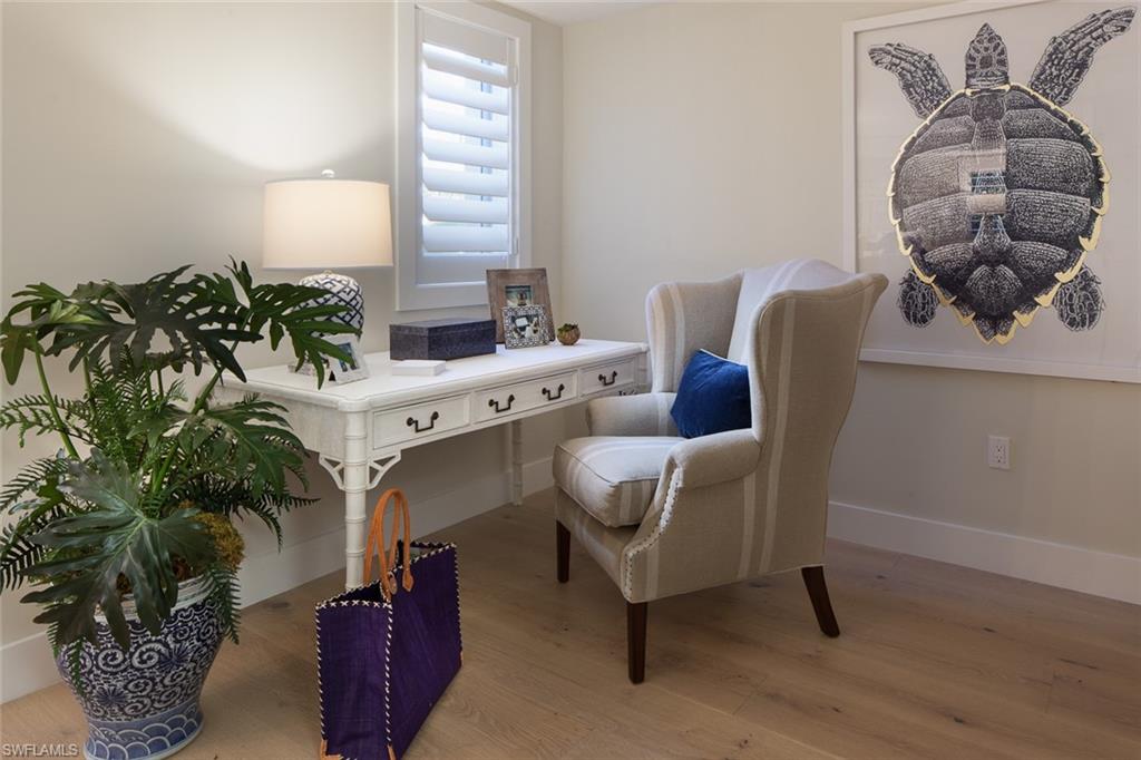 ESMERALDA ON EIGHTH - Residential