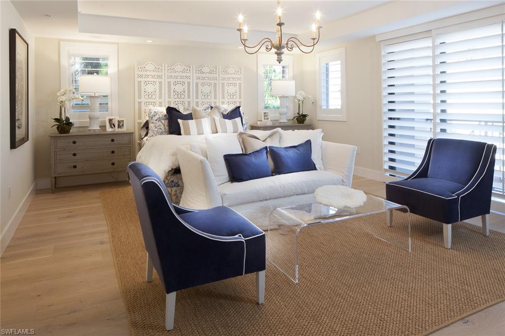 ESMERALDA ON EIGHTH - Residential