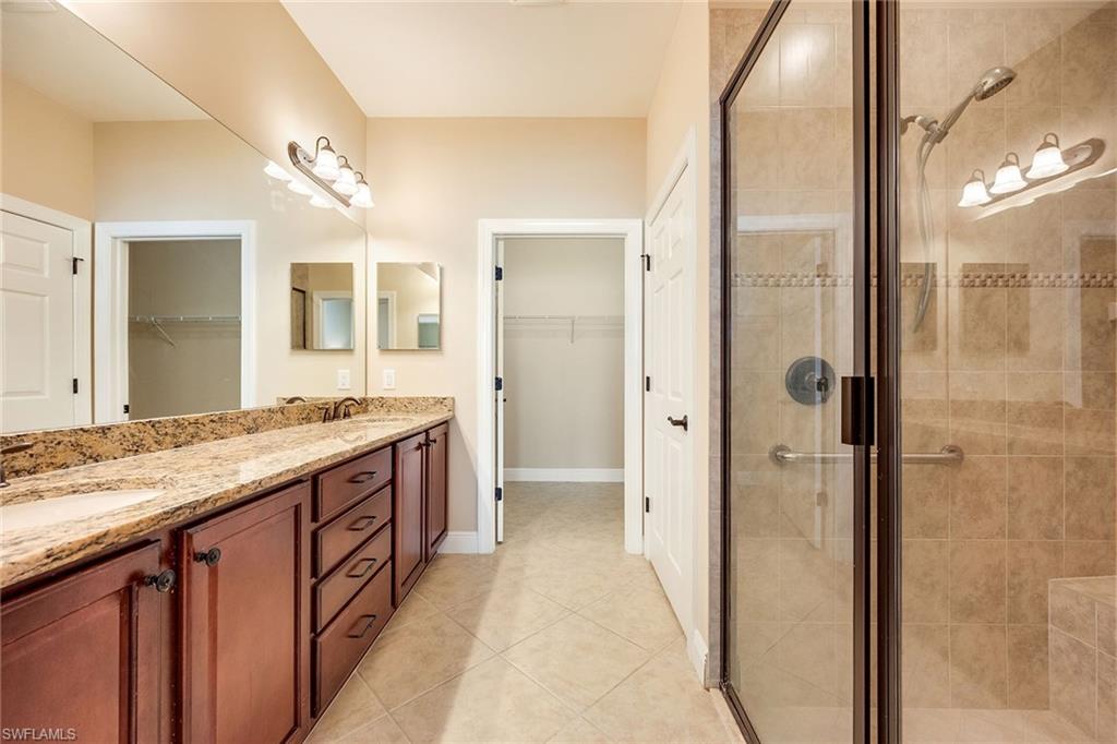 MANCHESTER SQUARE - Residential Lease