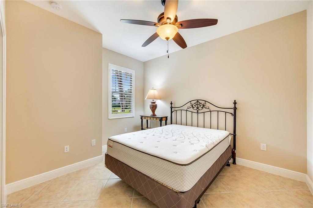 MANCHESTER SQUARE - Residential Lease