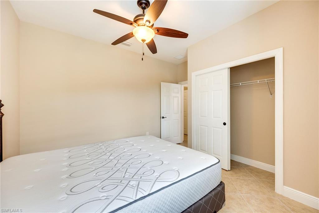 MANCHESTER SQUARE - Residential Lease