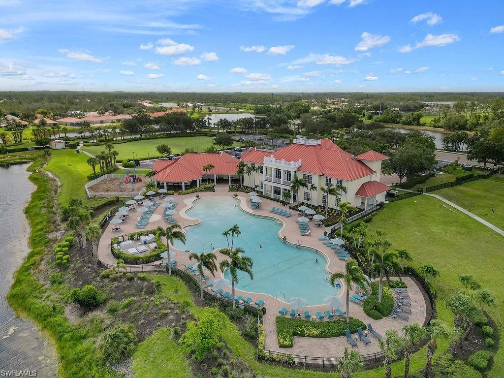 HAMPTON LAKES - Residential