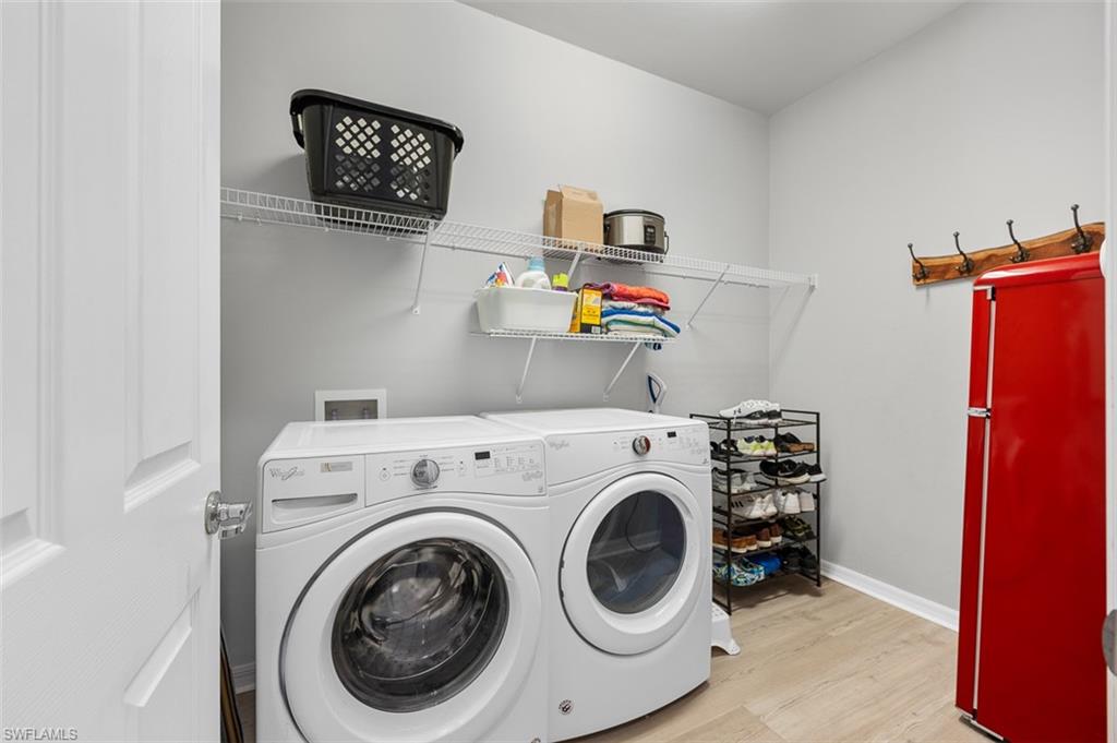 HAMPTON LAKES - Residential