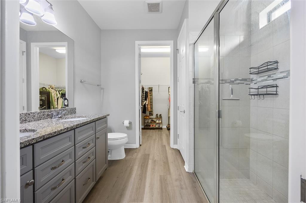 HAMPTON LAKES - Residential