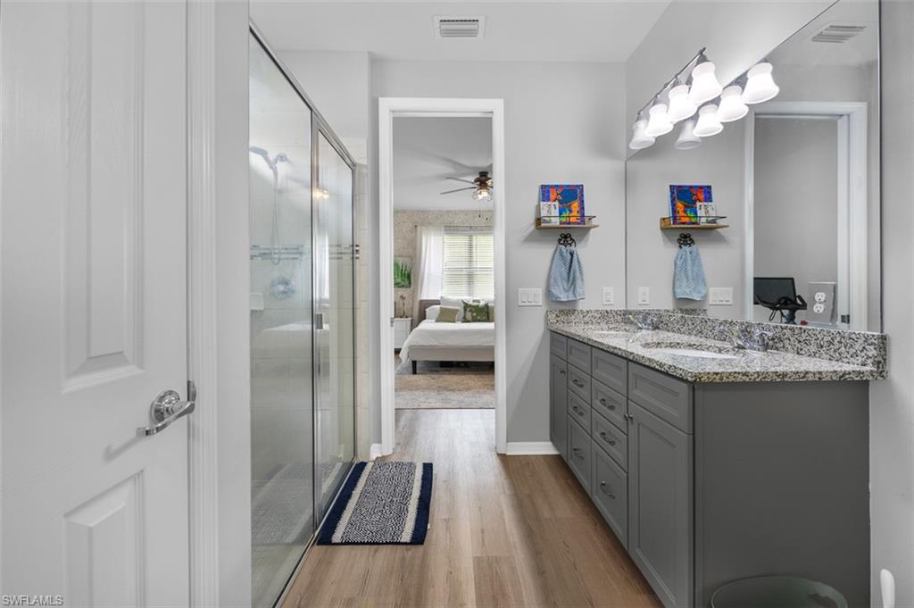 HAMPTON LAKES - Residential