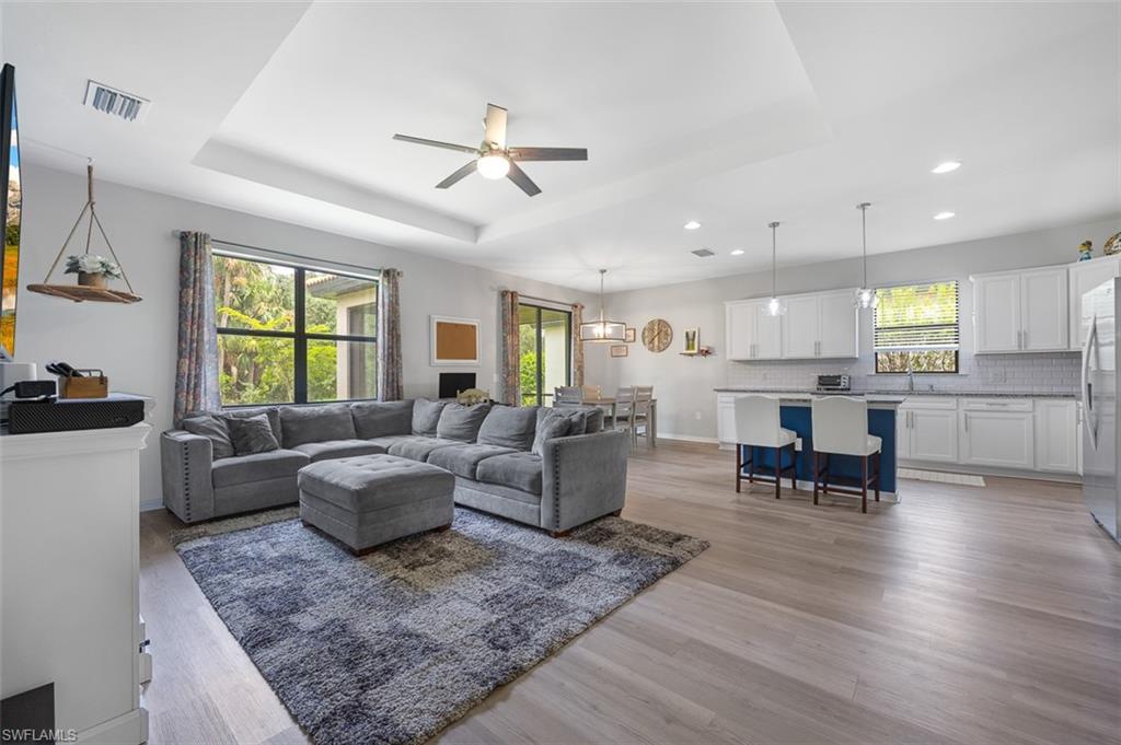 HAMPTON LAKES - Residential